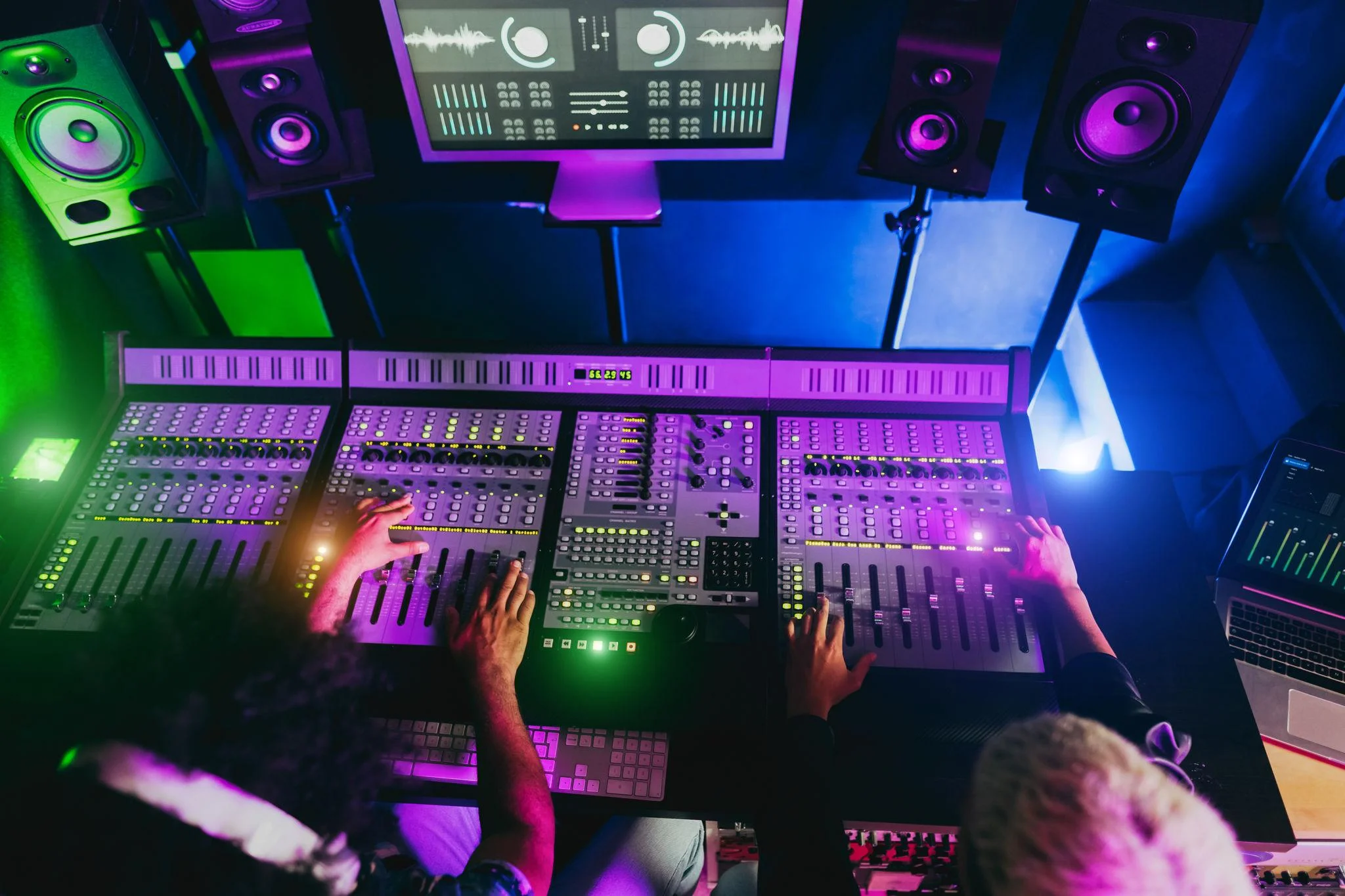 A&R